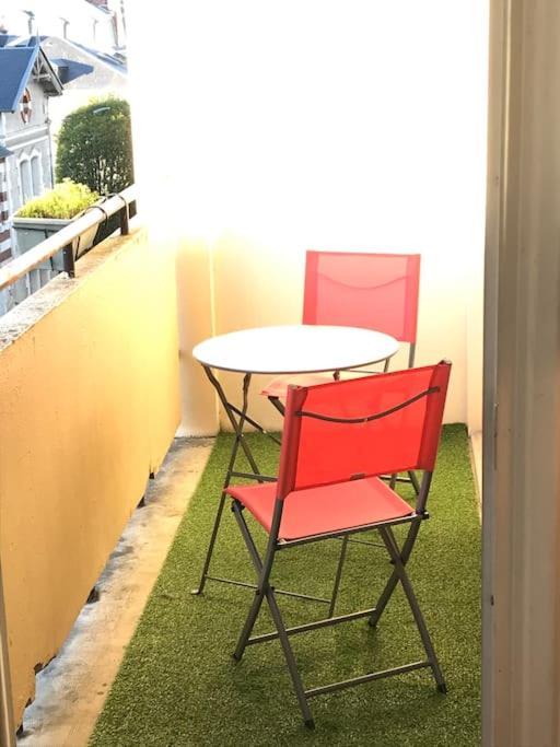 Le Voltaire -2 Chambres- 70M2- Hypercentre-Parking-Wifi Fibre- Nouvelle Literie Tarbes Esterno foto