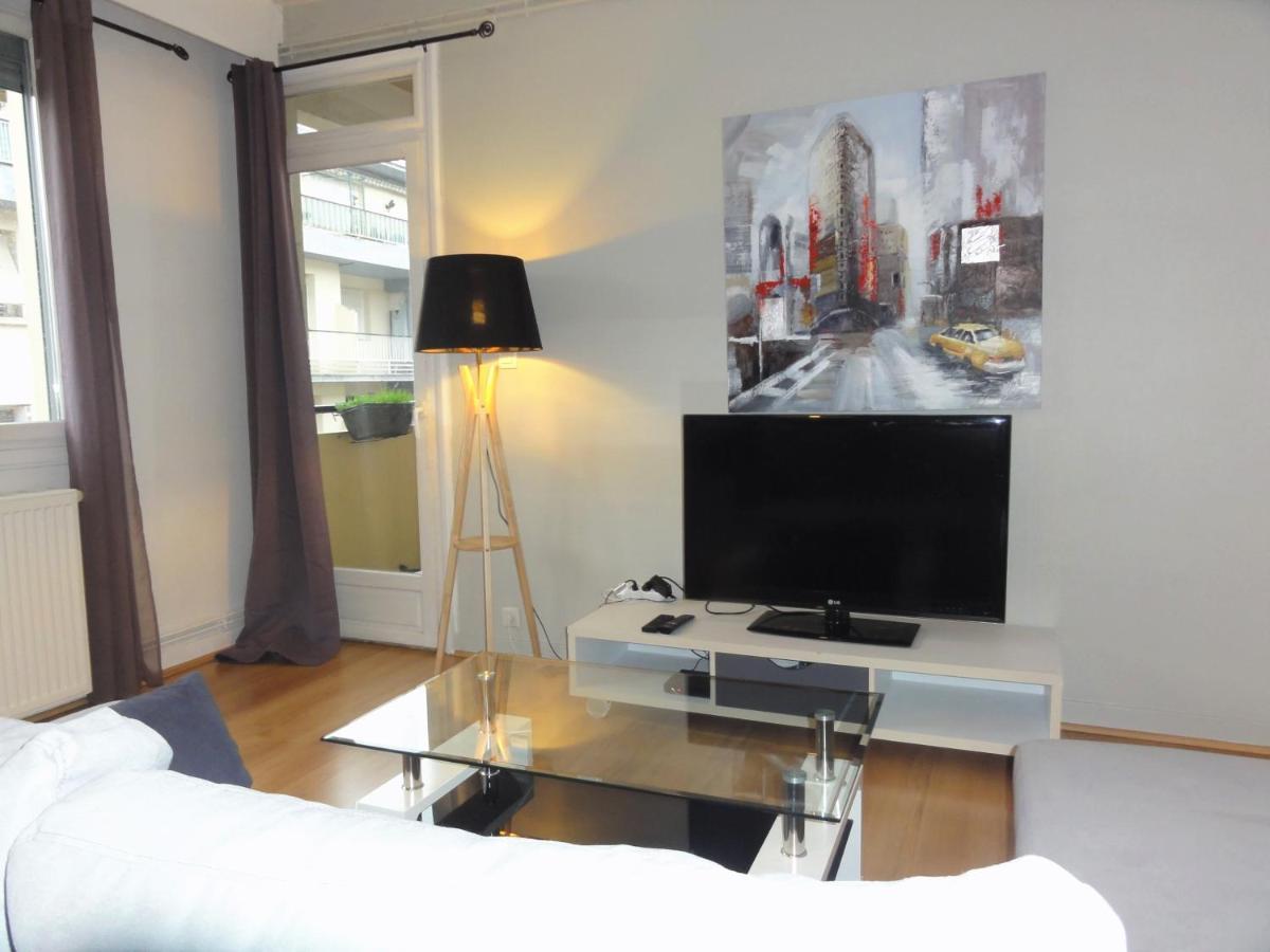 Le Voltaire -2 Chambres- 70M2- Hypercentre-Parking-Wifi Fibre- Nouvelle Literie Tarbes Esterno foto