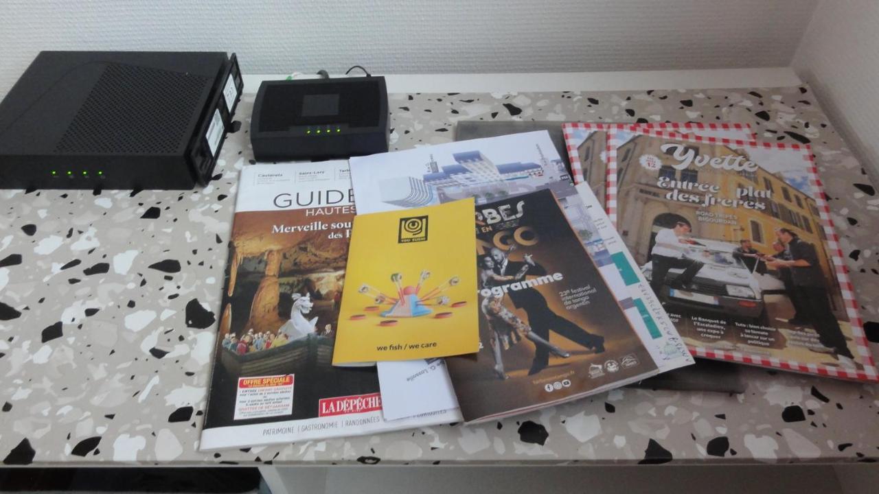 Le Voltaire -2 Chambres- 70M2- Hypercentre-Parking-Wifi Fibre- Nouvelle Literie Tarbes Esterno foto