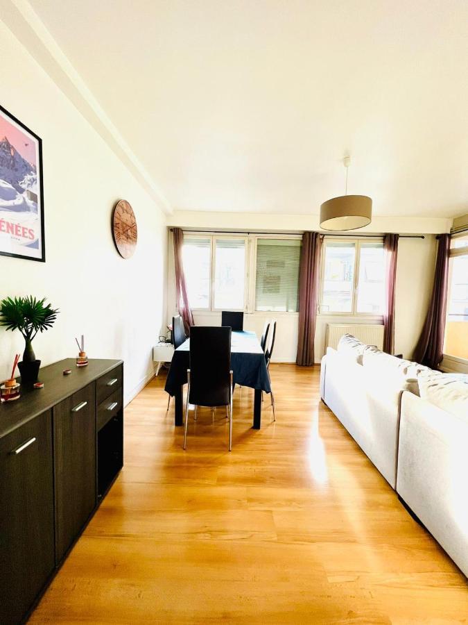 Le Voltaire -2 Chambres- 70M2- Hypercentre-Parking-Wifi Fibre- Nouvelle Literie Tarbes Esterno foto