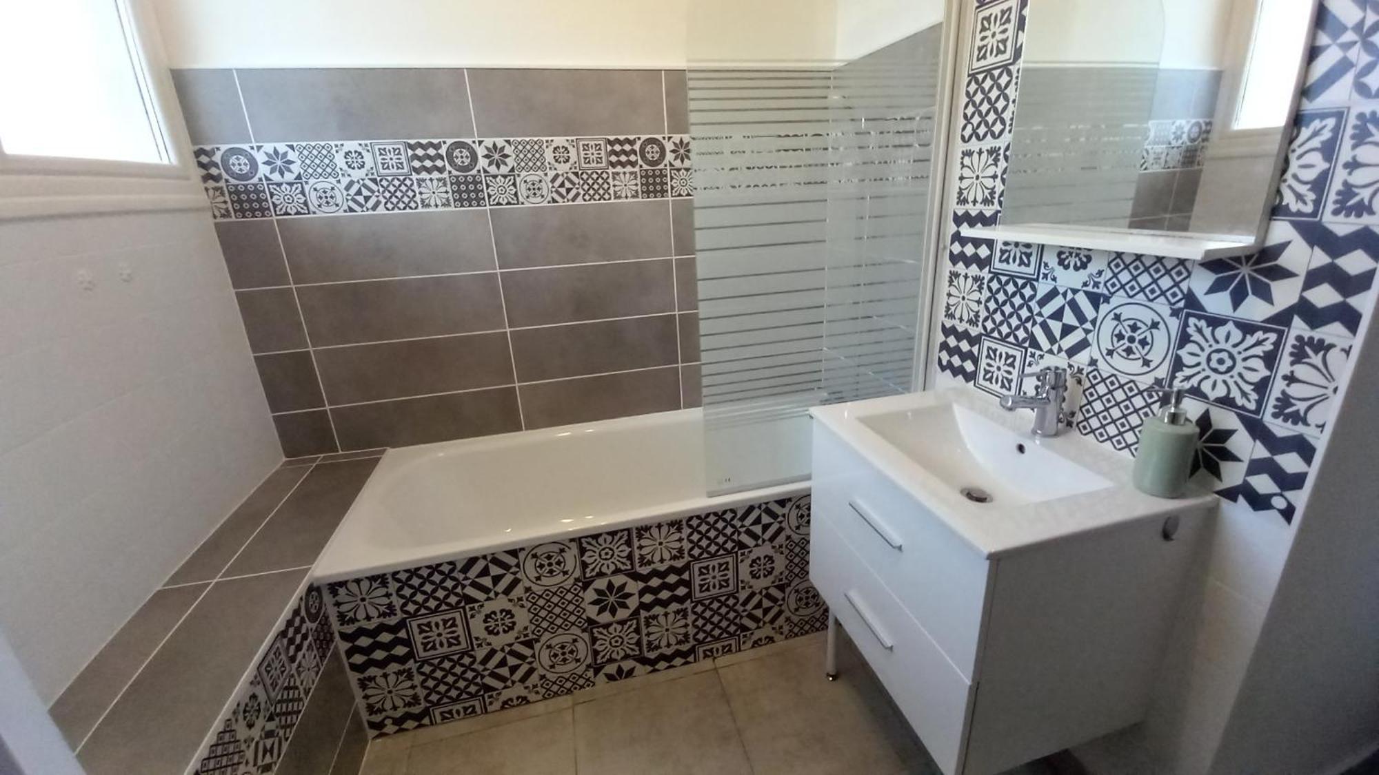Le Voltaire -2 Chambres- 70M2- Hypercentre-Parking-Wifi Fibre- Nouvelle Literie Tarbes Esterno foto
