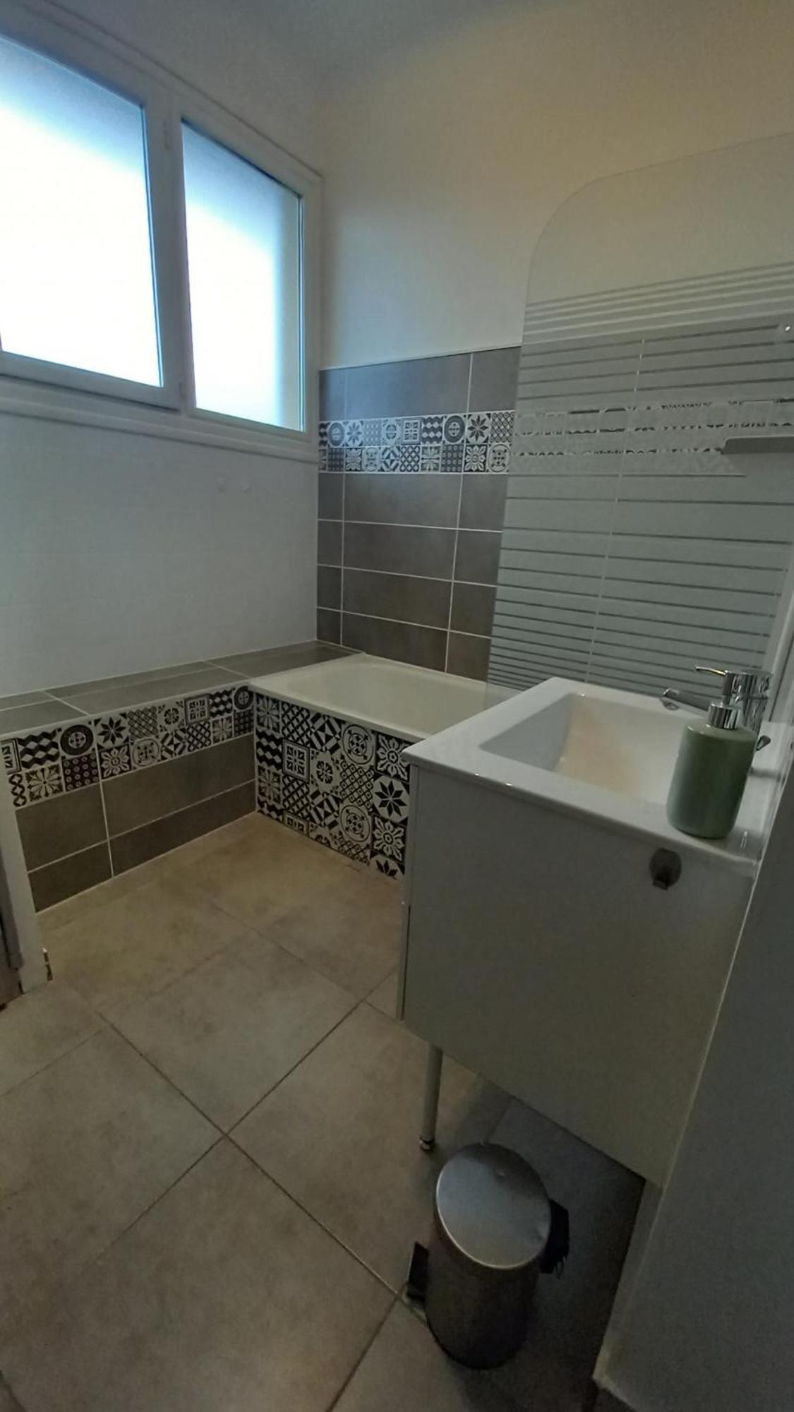 Le Voltaire -2 Chambres- 70M2- Hypercentre-Parking-Wifi Fibre- Nouvelle Literie Tarbes Esterno foto