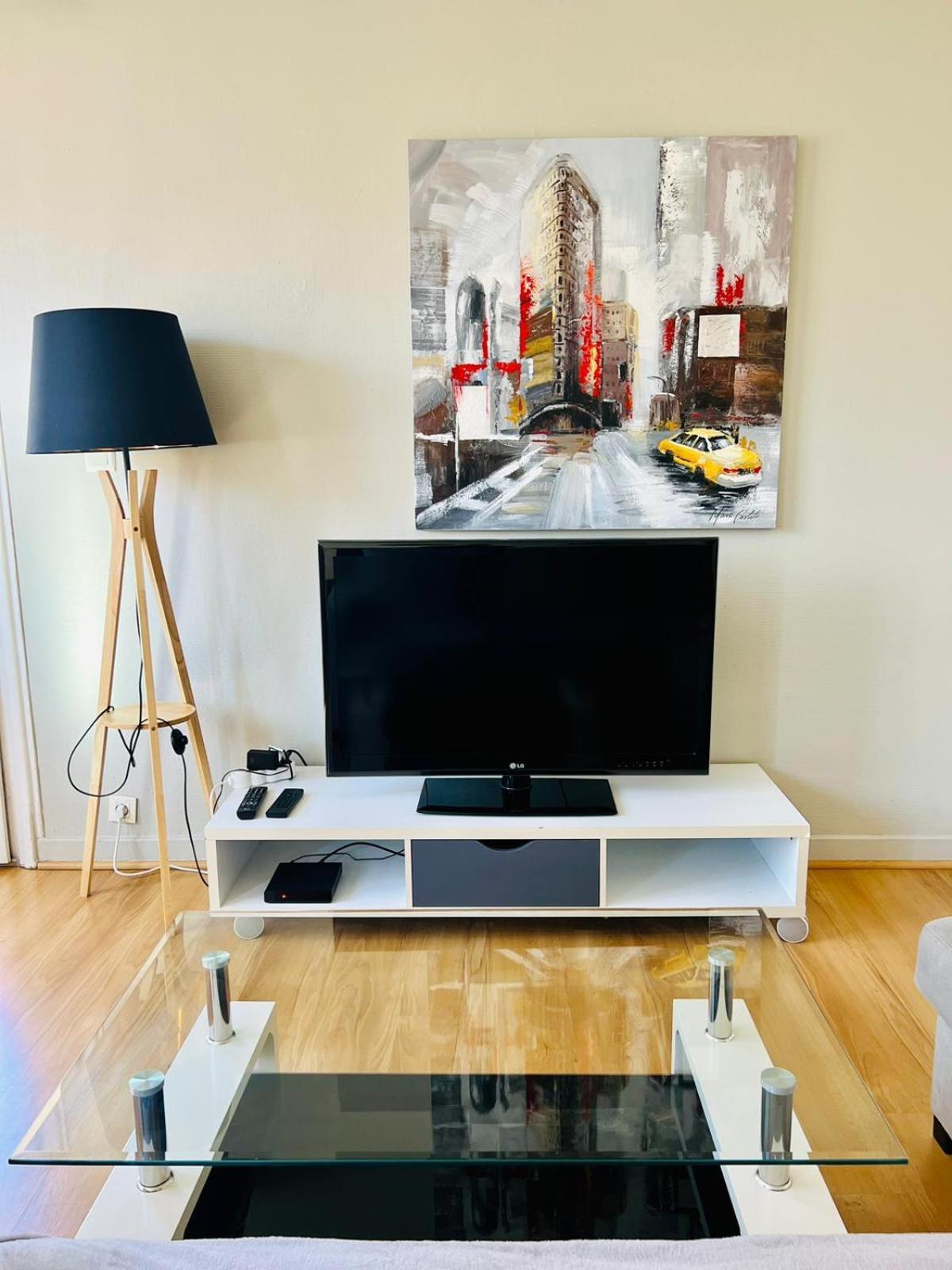 Le Voltaire -2 Chambres- 70M2- Hypercentre-Parking-Wifi Fibre- Nouvelle Literie Tarbes Esterno foto